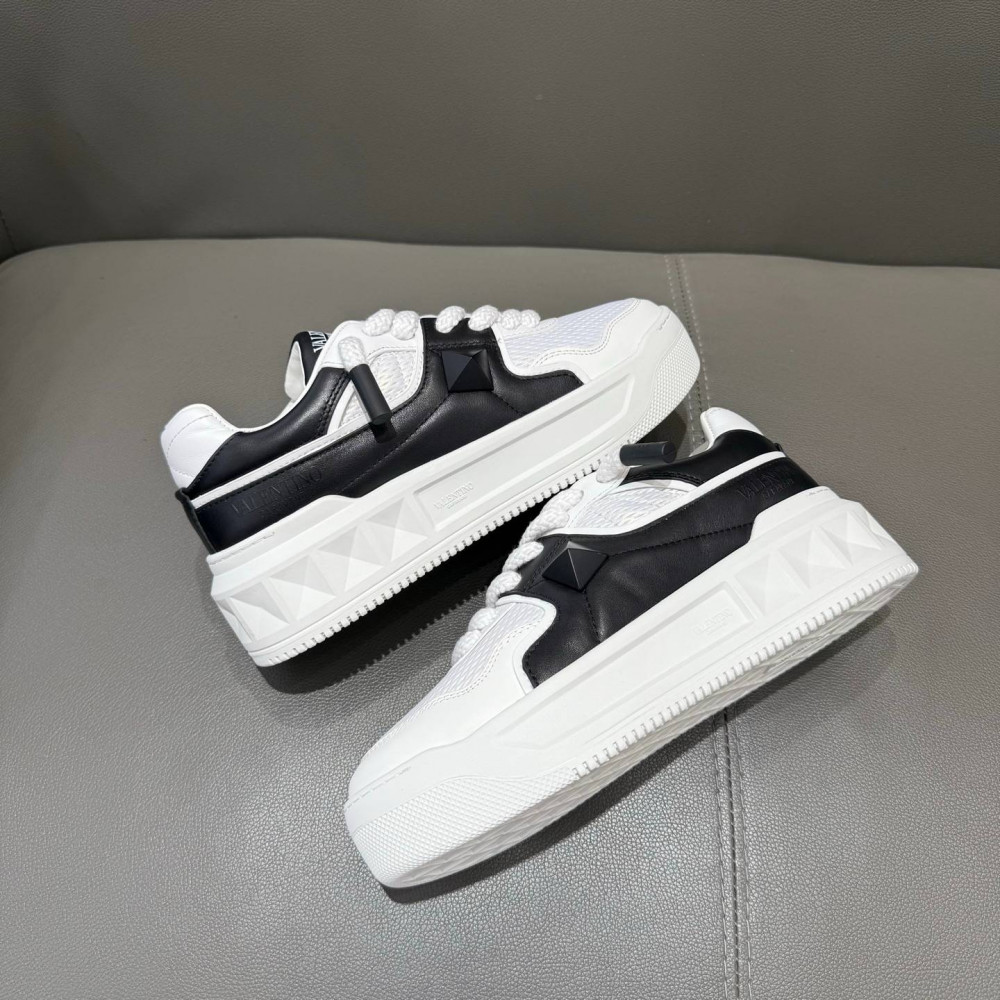 ONE STUD XL NAPPA LEATHER LOW-TOP SNEAKER