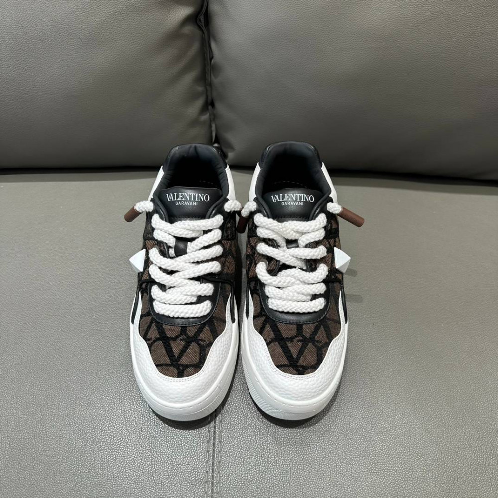 ONE STUD XL NAPPA LEATHER LOW-TOP SNEAKER ONE STUD XL NAPPA LEATHER LOW-TOP SNEAKER