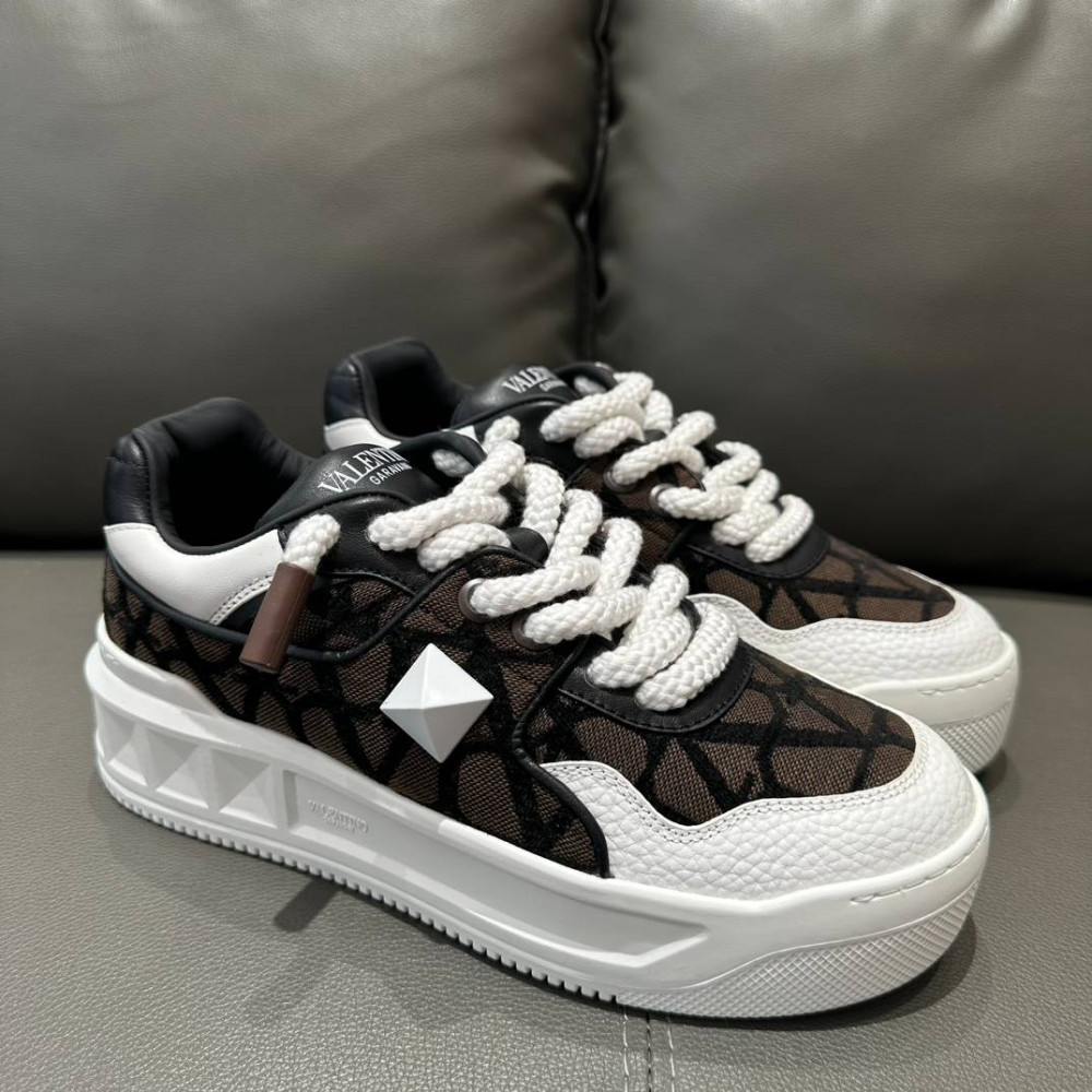 ONE STUD XL NAPPA LEATHER LOW-TOP SNEAKER ONE STUD XL NAPPA LEATHER LOW-TOP SNEAKER