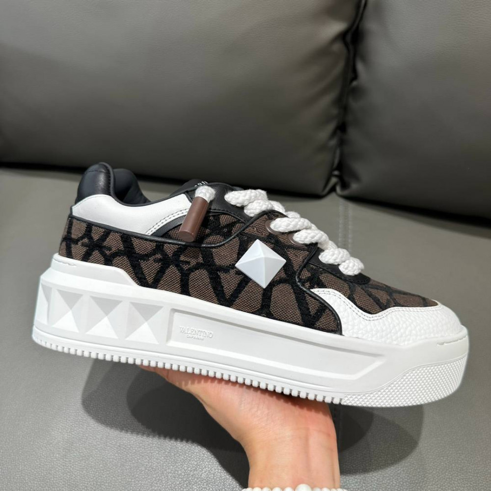 ONE STUD XL NAPPA LEATHER LOW-TOP SNEAKER ONE STUD XL NAPPA LEATHER LOW-TOP SNEAKER