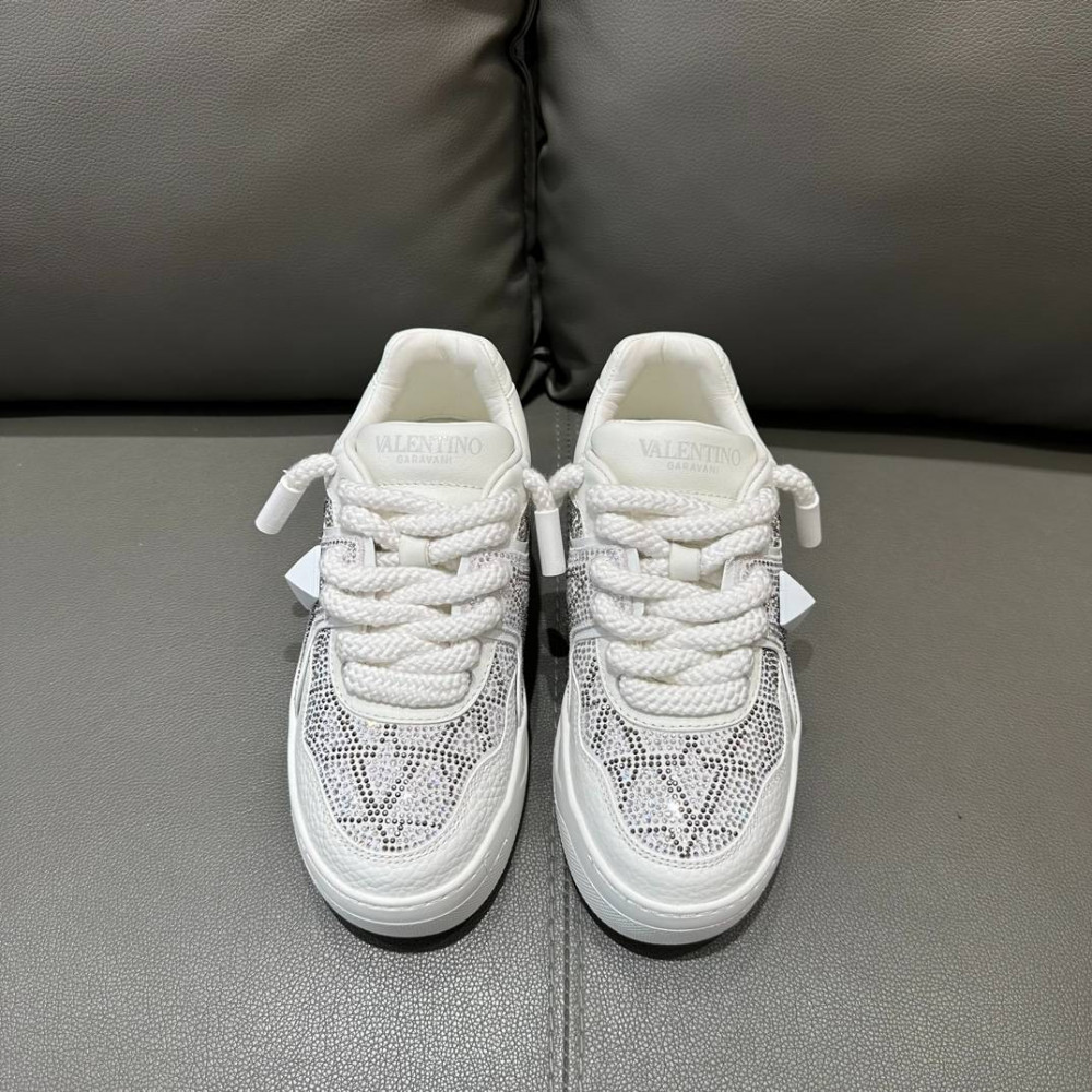 ONE STUD XL NAPPA LEATHER LOW-TOP SNEAKER ONE STUD XL NAPPA LEATHER LOW-TOP SNEAKER