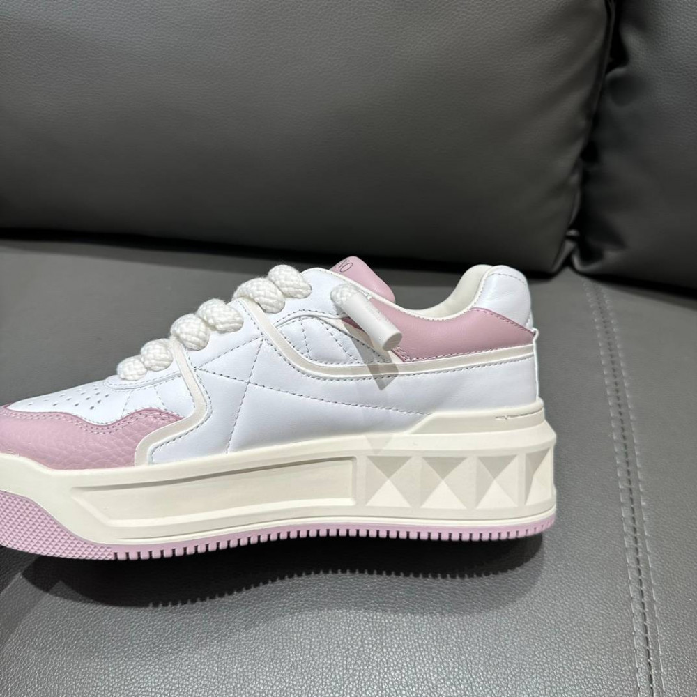 ONE STUD XL NAPPA LEATHER LOW-TOP SNEAKER