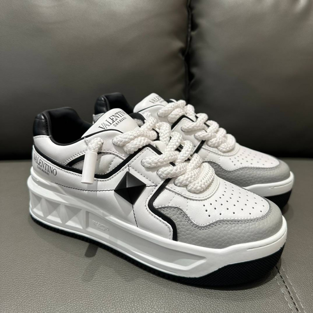 ONE STUD XL NAPPA LEATHER LOW-TOP SNEAKER ONE STUD XL NAPPA LEATHER LOW-TOP SNEAKER