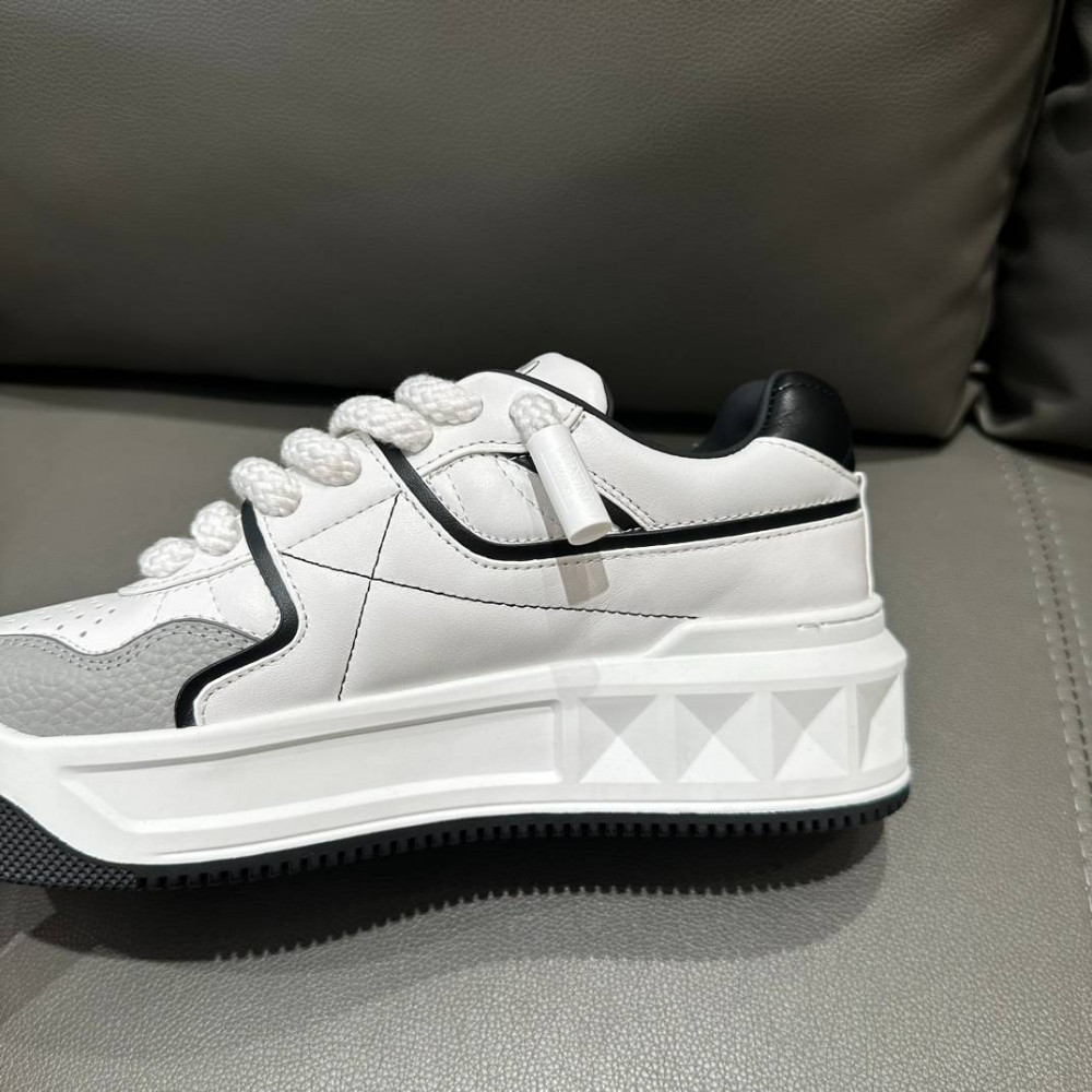 ONE STUD XL NAPPA LEATHER LOW-TOP SNEAKER ONE STUD XL NAPPA LEATHER LOW-TOP SNEAKER