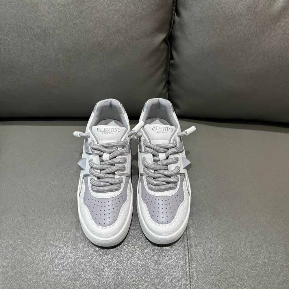 ONE STUD XL NAPPA LEATHER LOW-TOP SNEAKER ONE STUD XL NAPPA LEATHER LOW-TOP SNEAKER