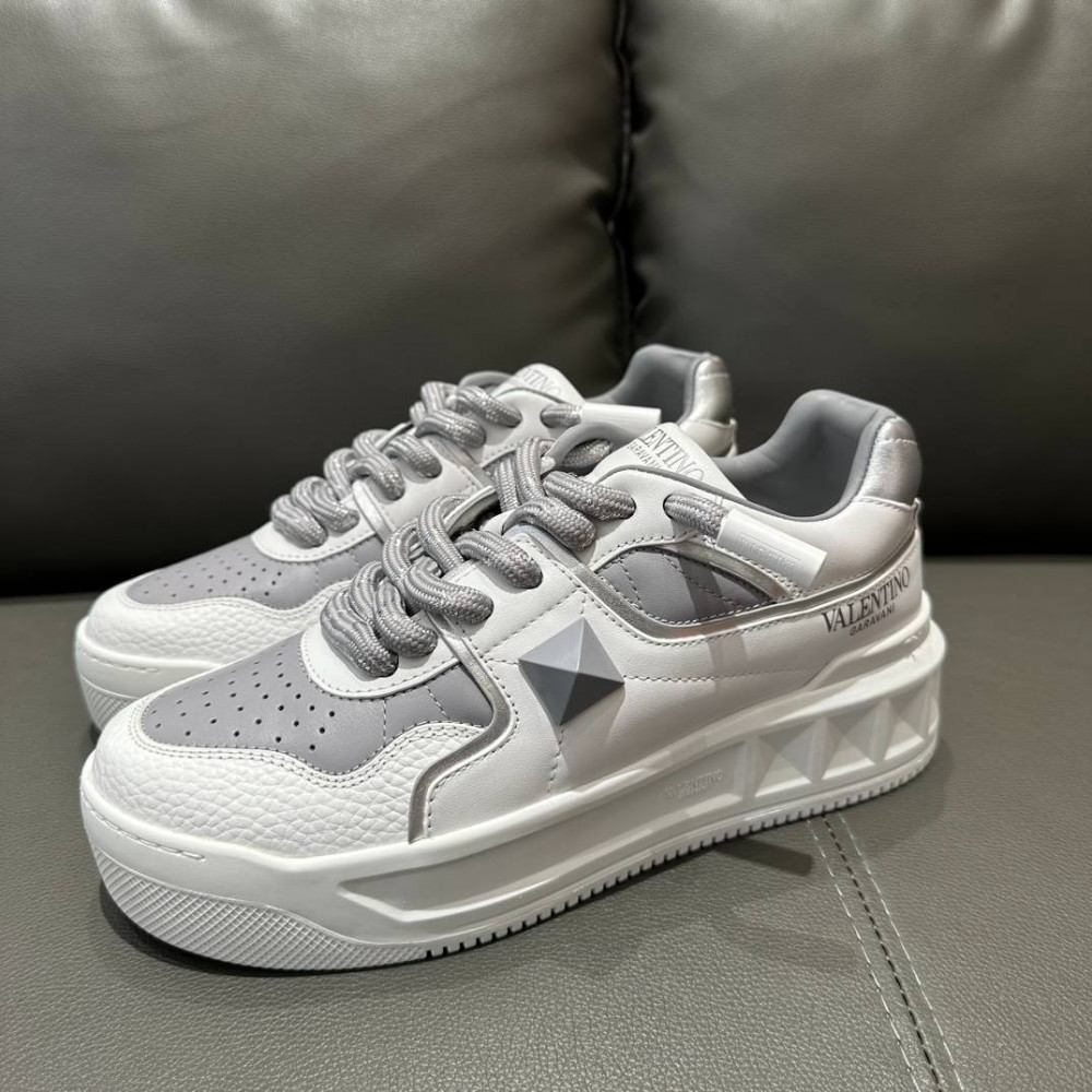 ONE STUD XL NAPPA LEATHER LOW-TOP SNEAKER ONE STUD XL NAPPA LEATHER LOW-TOP SNEAKER