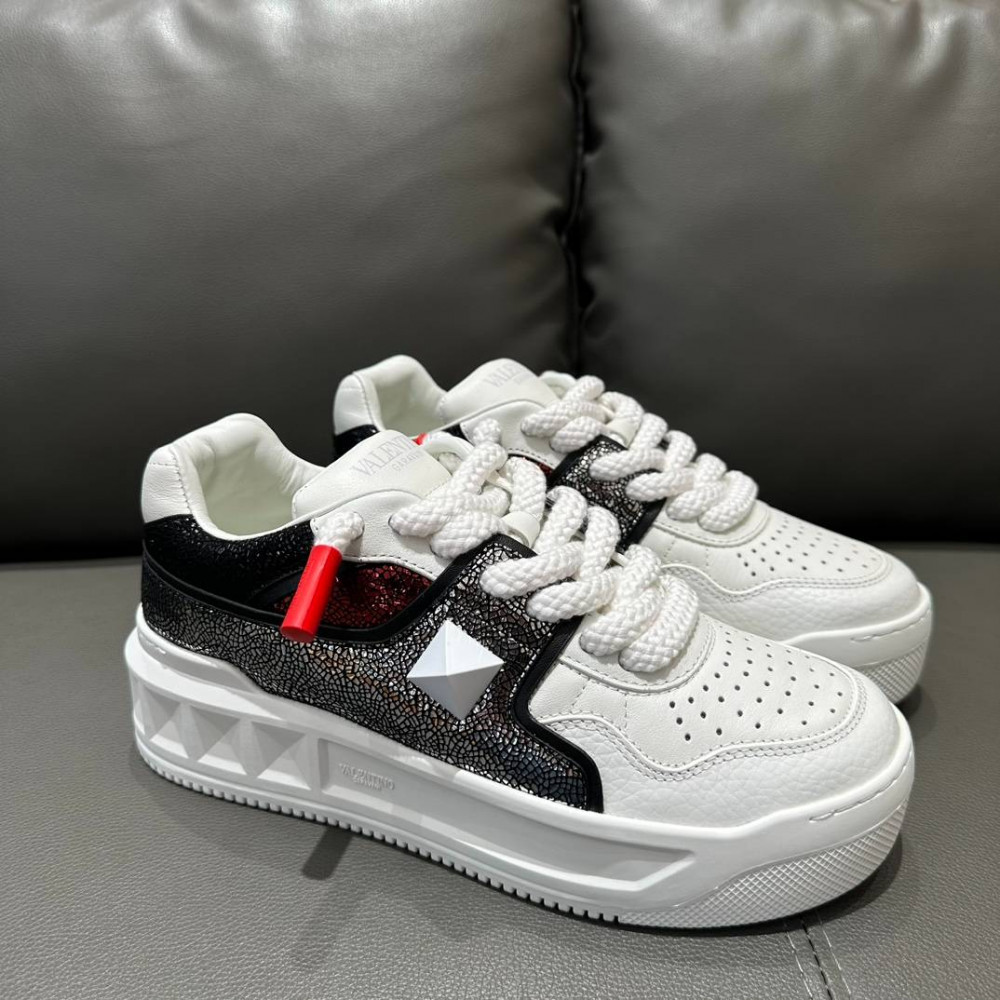 ONE STUD XL NAPPA LEATHER LOW-TOP SNEAKER ONE STUD XL NAPPA LEATHER LOW-TOP SNEAKER