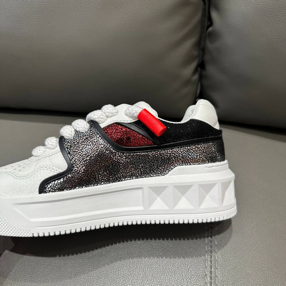 ONE STUD XL NAPPA LEATHER LOW-TOP SNEAKER ONE STUD XL NAPPA LEATHER LOW-TOP SNEAKER