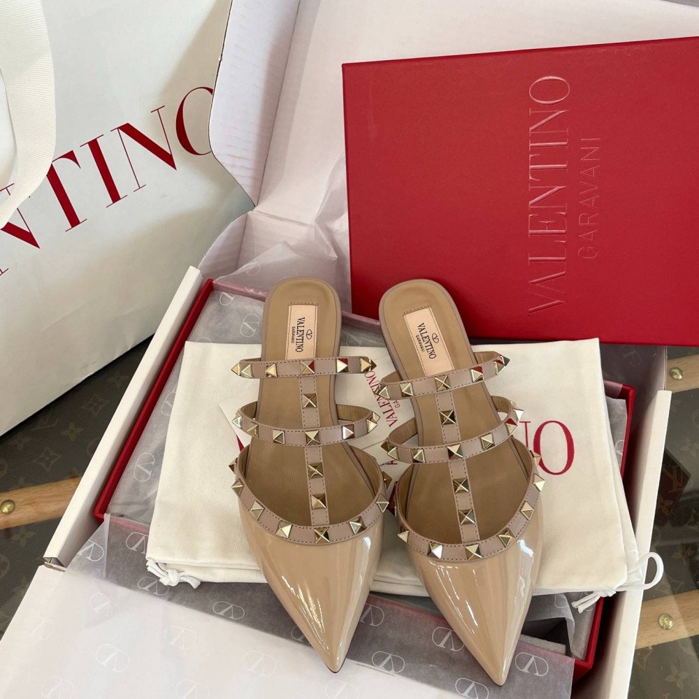 High-heeled shoes High-heeled shoes