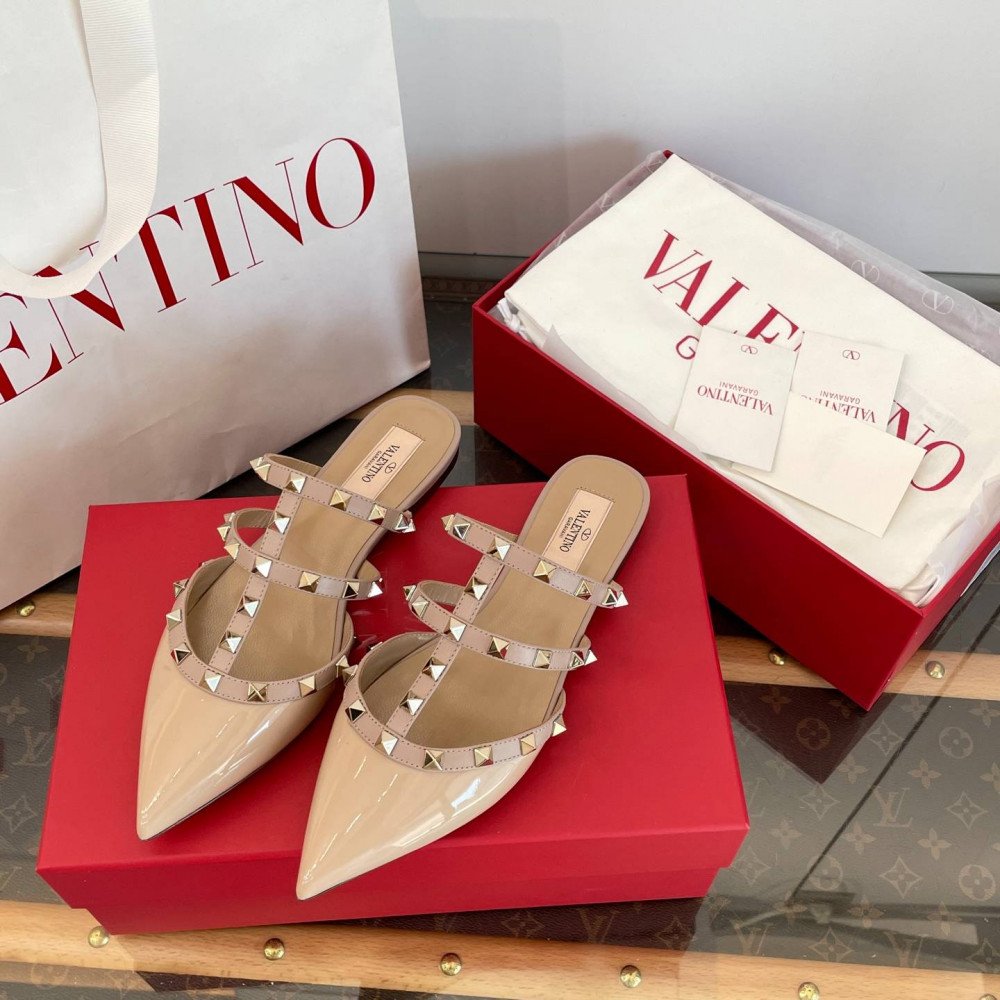 High-heeled shoes High-heeled shoes