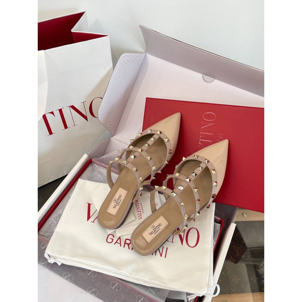 High-heeled shoes High-heeled shoes