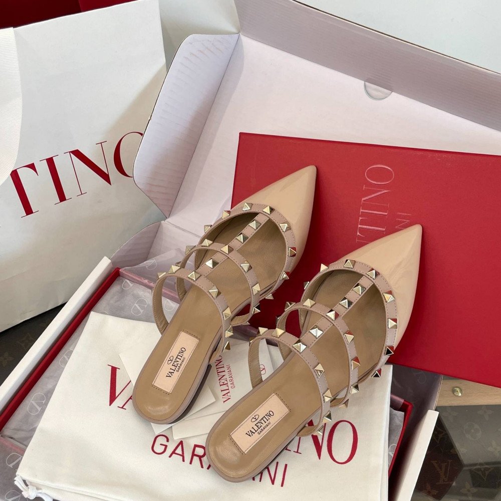 High-heeled shoes High-heeled shoes