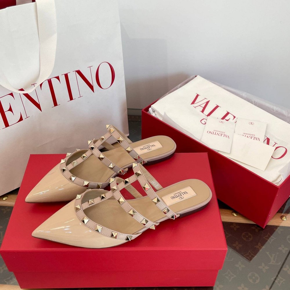 High-heeled shoes High-heeled shoes