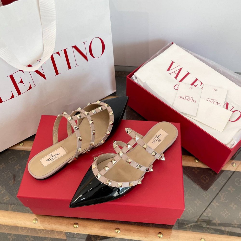 High-heeled shoes High-heeled shoes
