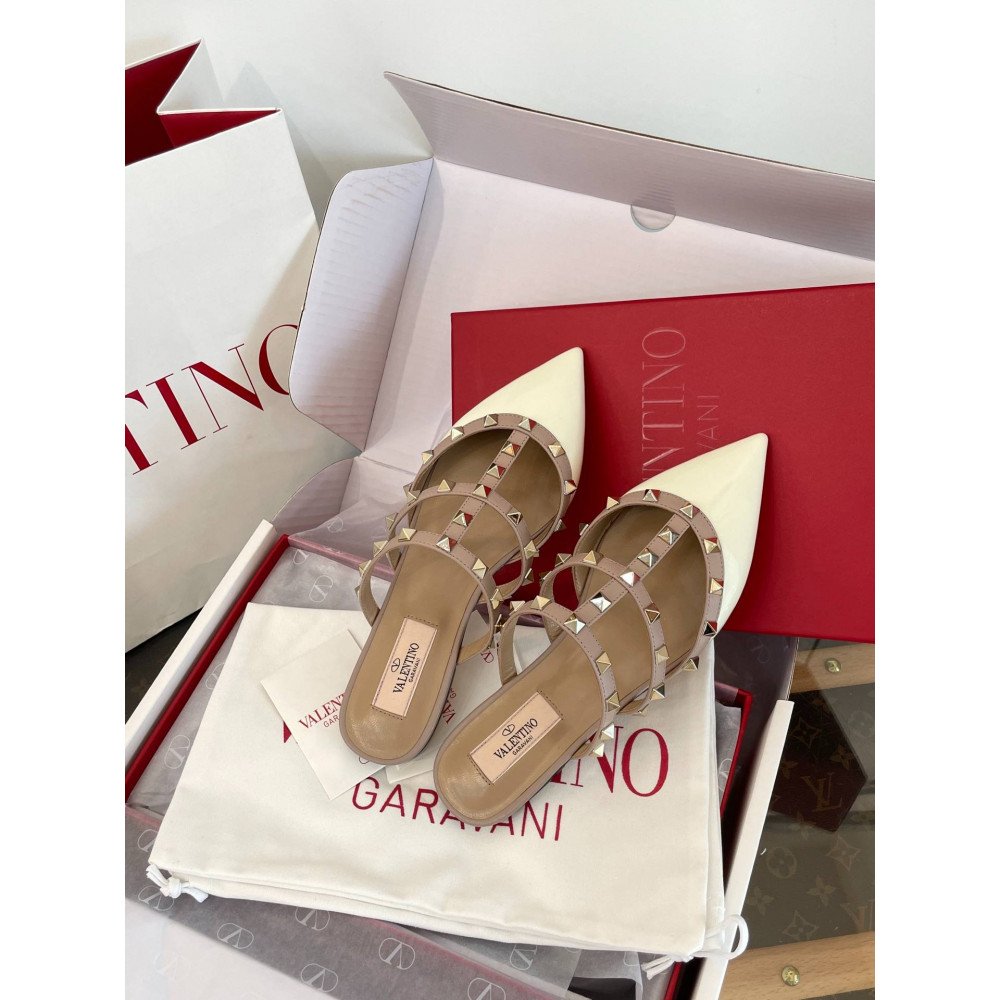 High-heeled shoes High-heeled shoes