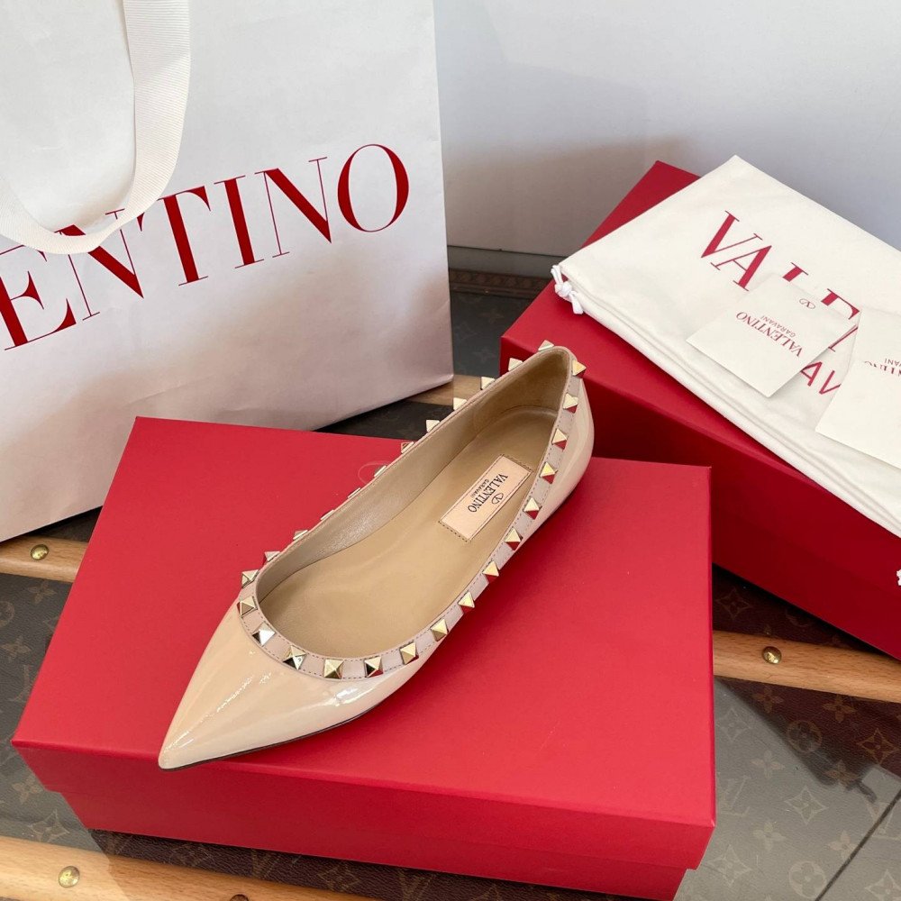 High-heeled shoes High-heeled shoes