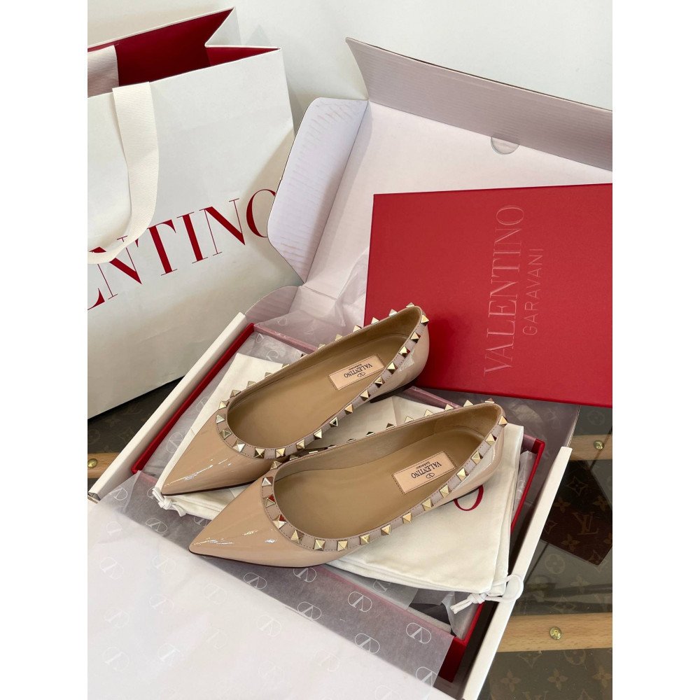 High-heeled shoes High-heeled shoes