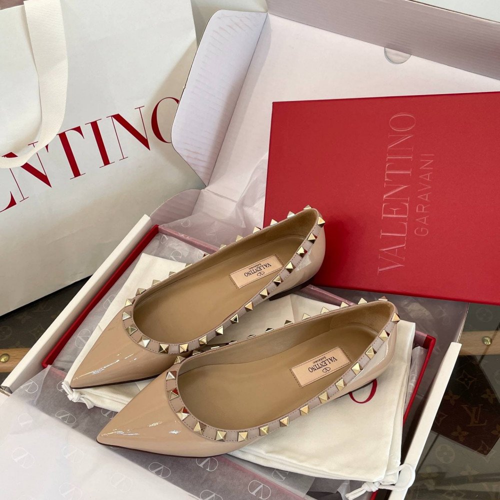 High-heeled shoes High-heeled shoes