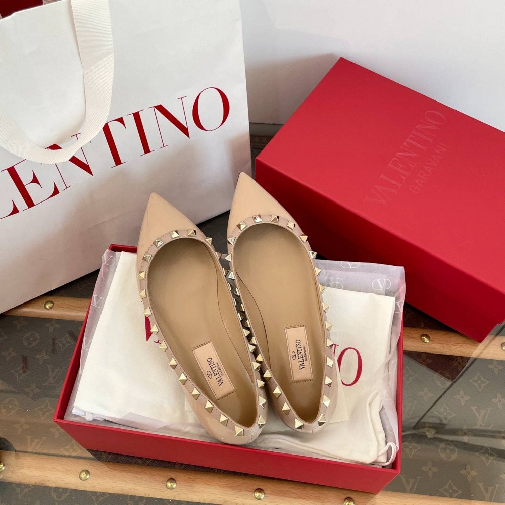 High-heeled shoes High-heeled shoes