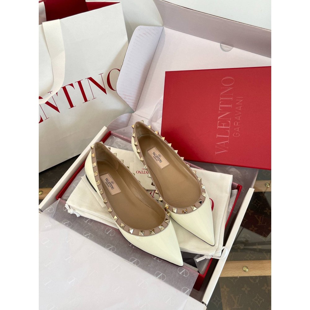 High-heeled shoes High-heeled shoes