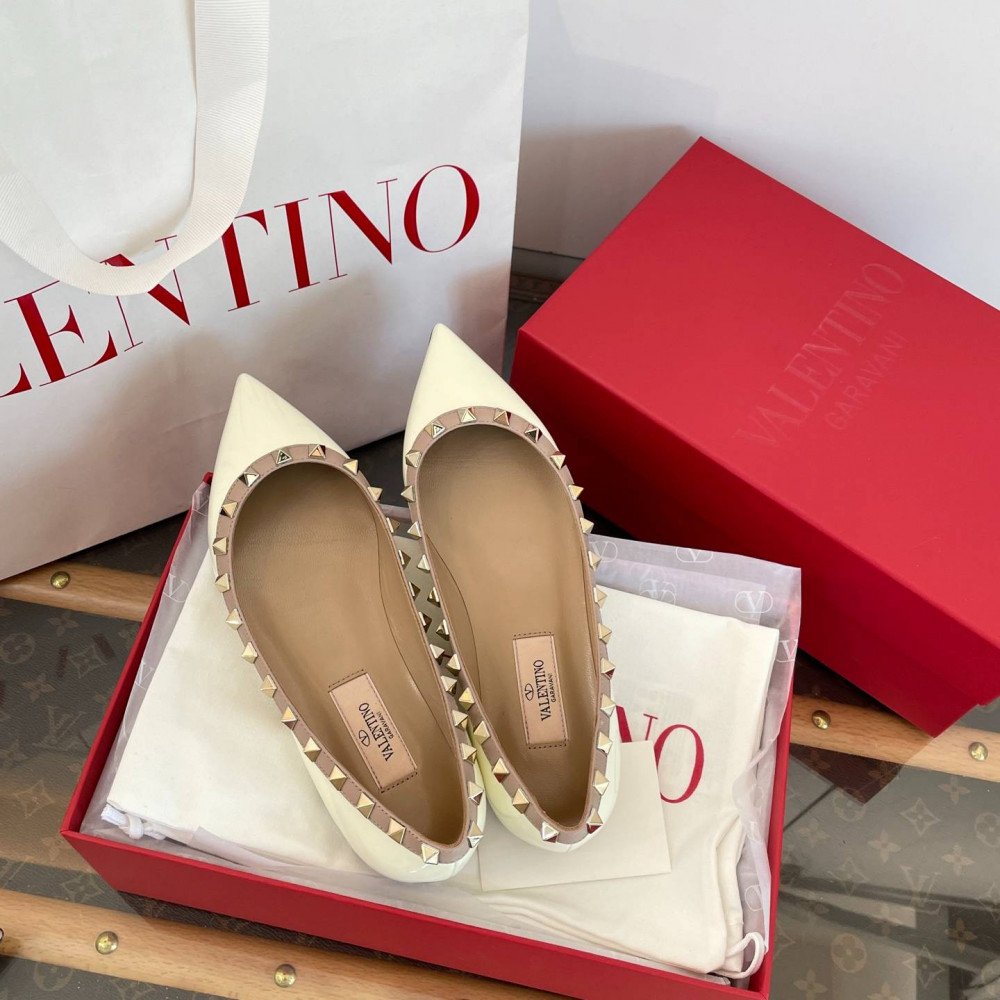 High-heeled shoes High-heeled shoes