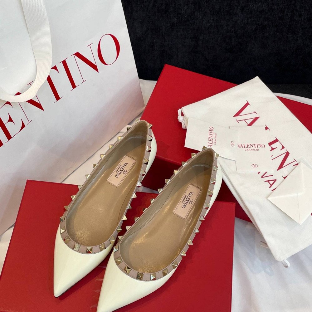 High-heeled shoes High-heeled shoes
