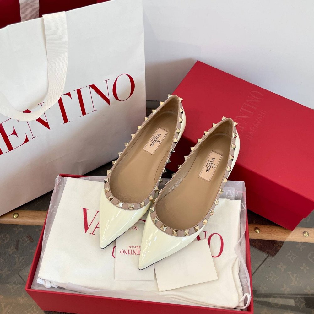 High-heeled shoes High-heeled shoes
