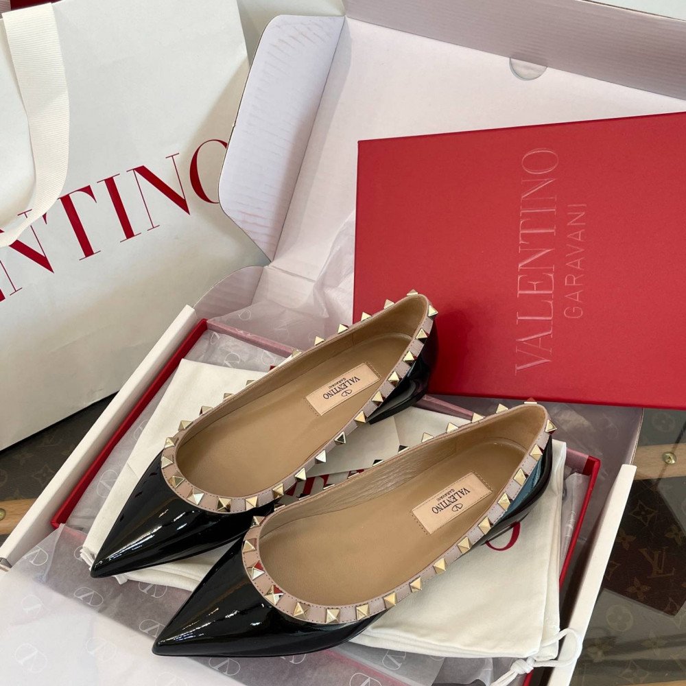 High-heeled shoes High-heeled shoes
