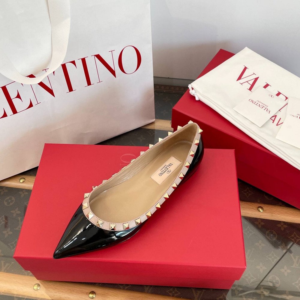 High-heeled shoes High-heeled shoes