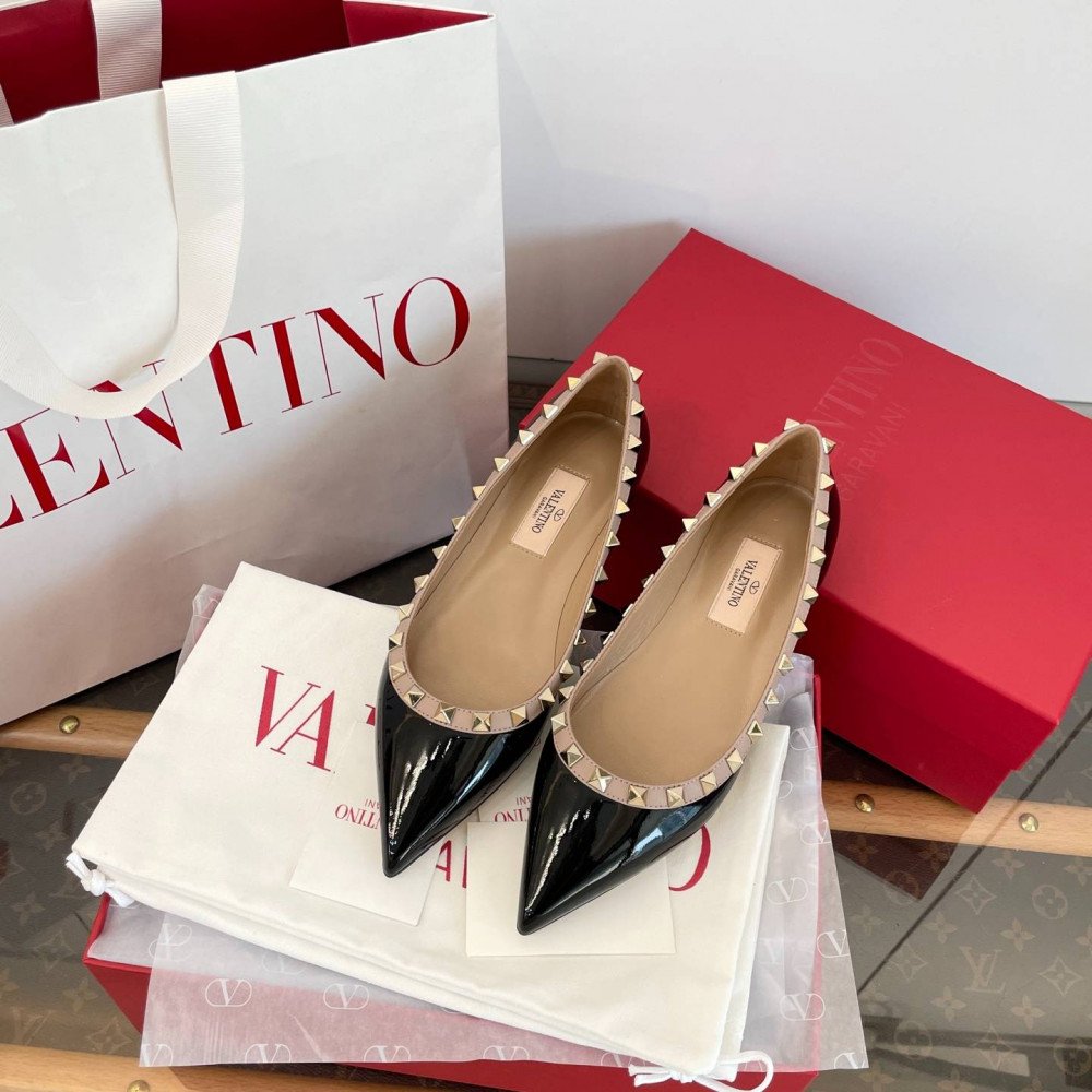 High-heeled shoes High-heeled shoes