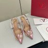 High-heeled shoes