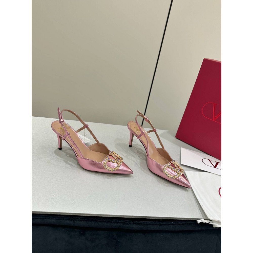 High-heeled shoes