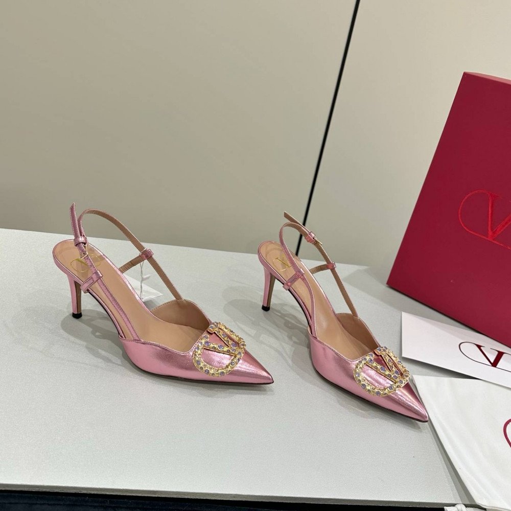 High-heeled shoes