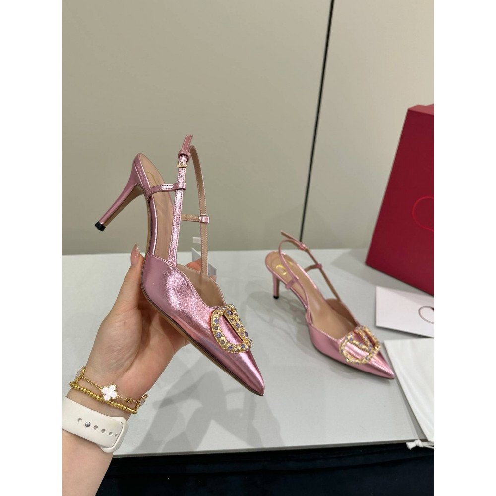 High-heeled shoes