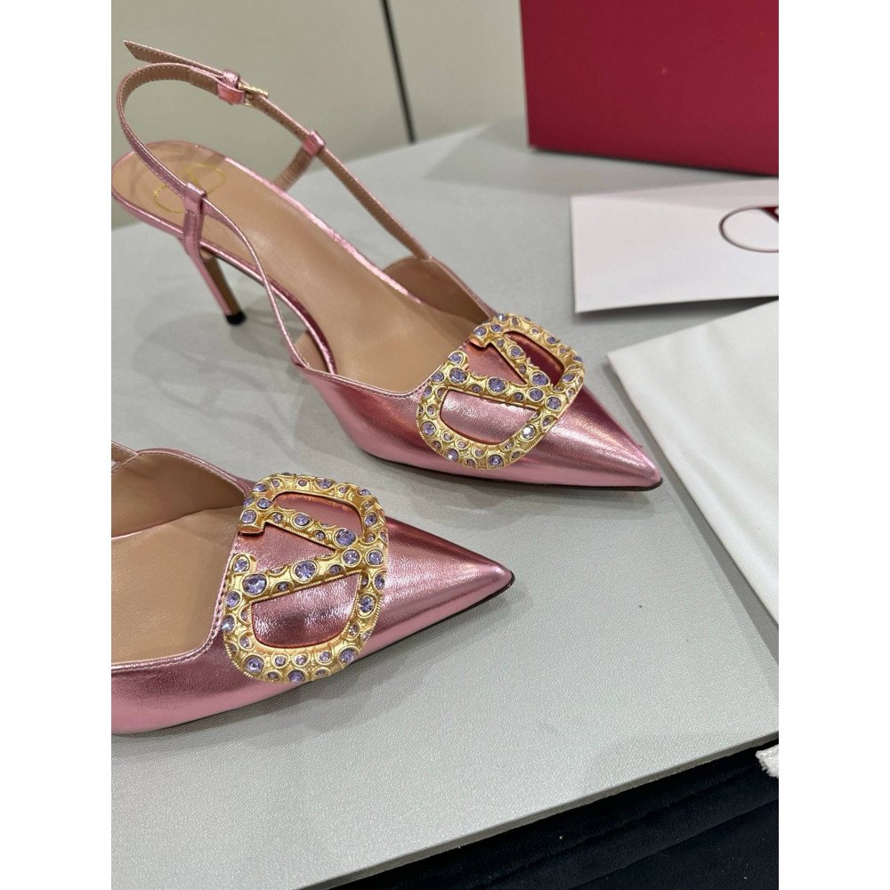 High-heeled shoes