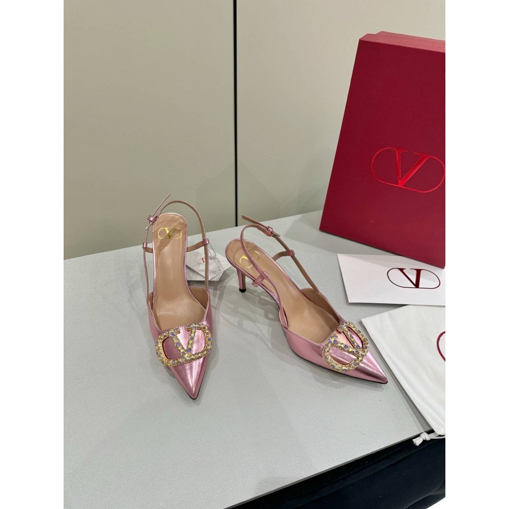 High-heeled shoes