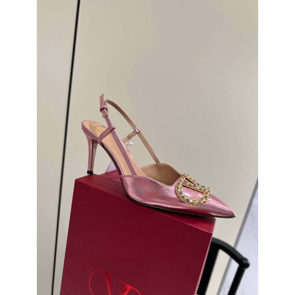 High-heeled shoes