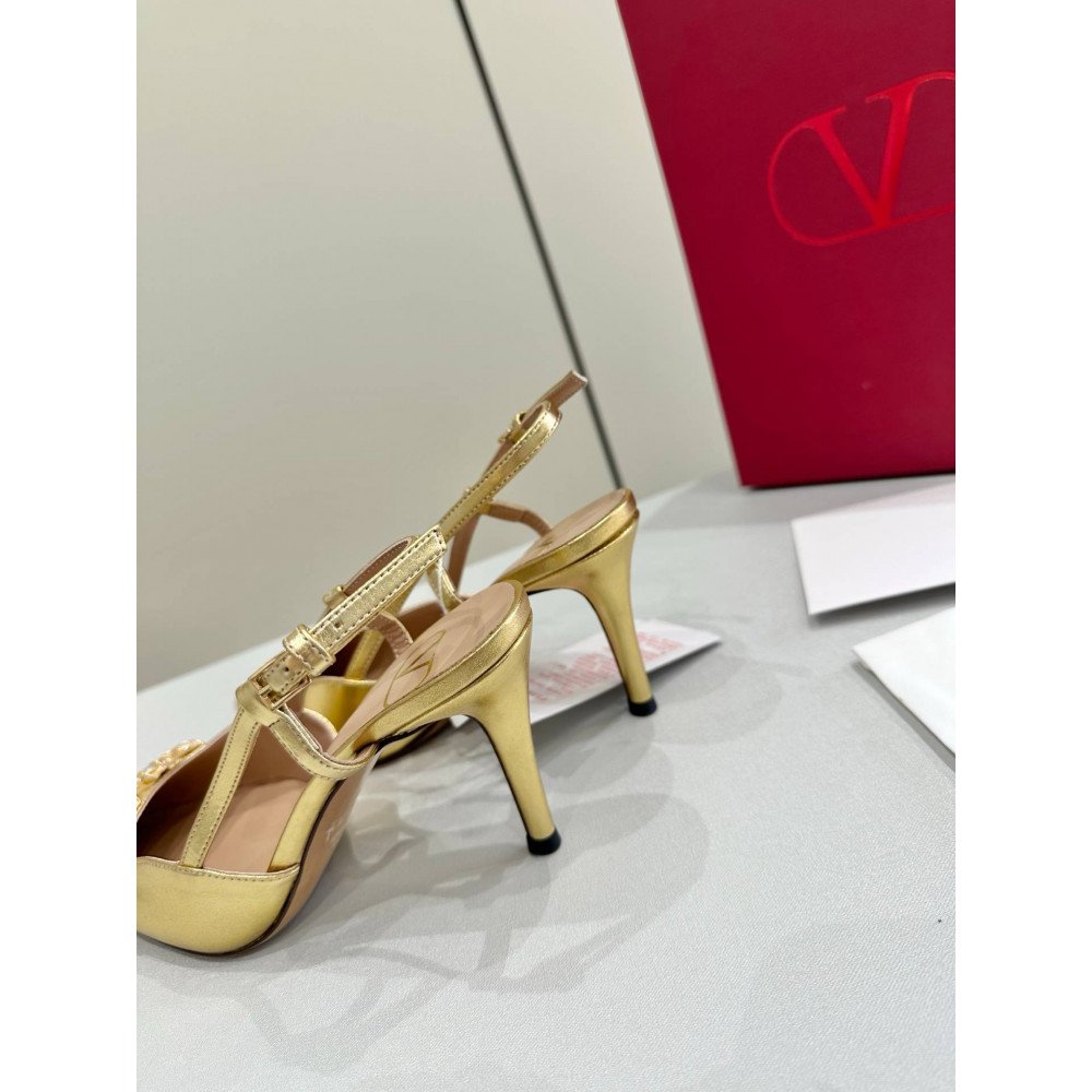 High-heeled shoes High-heeled shoes