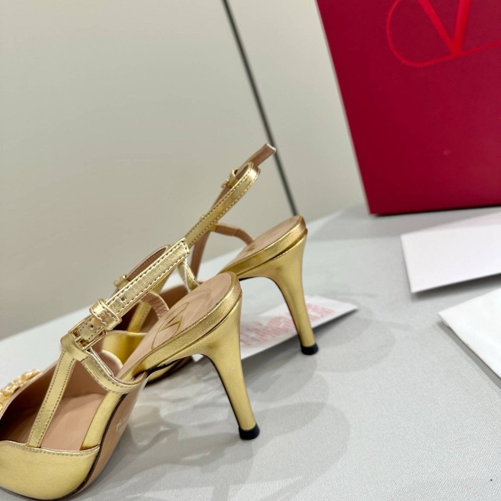 High-heeled shoes High-heeled shoes