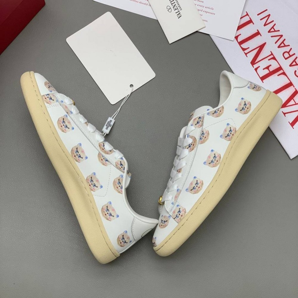 White sneakers White sneakers