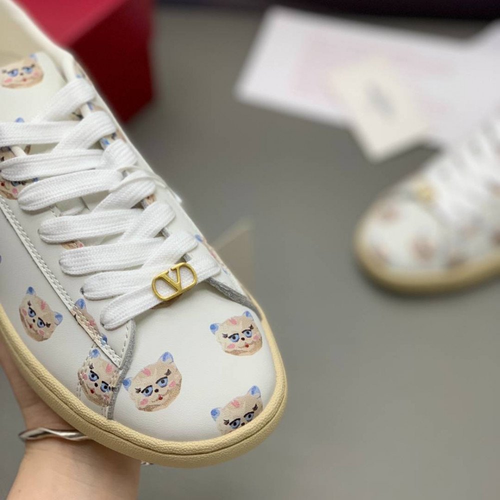 White sneakers White sneakers