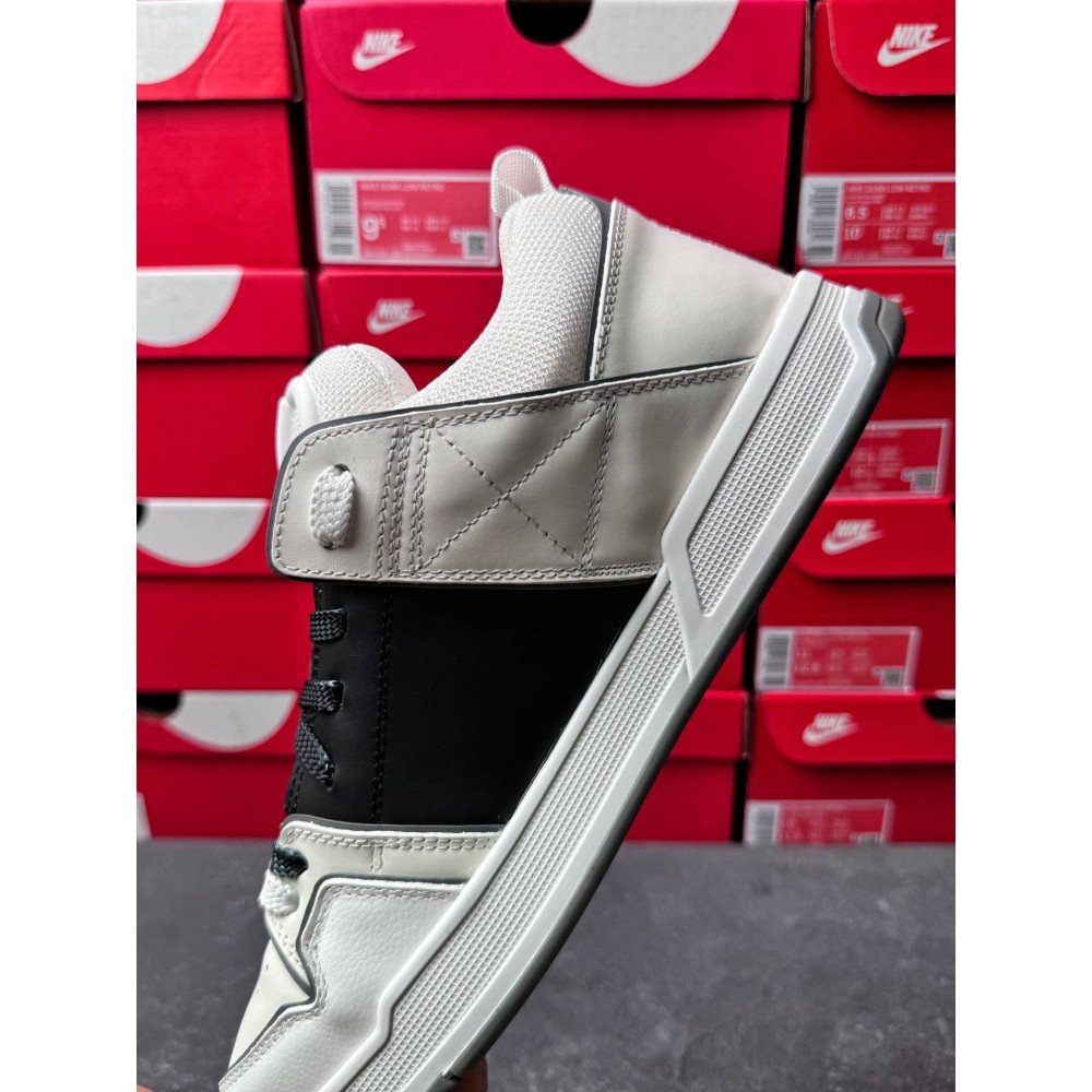 Big V logo casual shoes