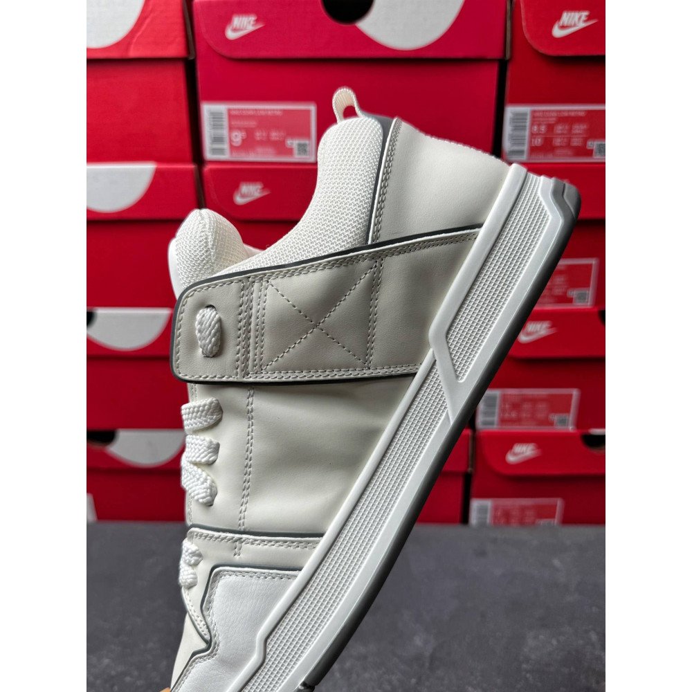Big V logo casual shoes Big V logo casual shoes