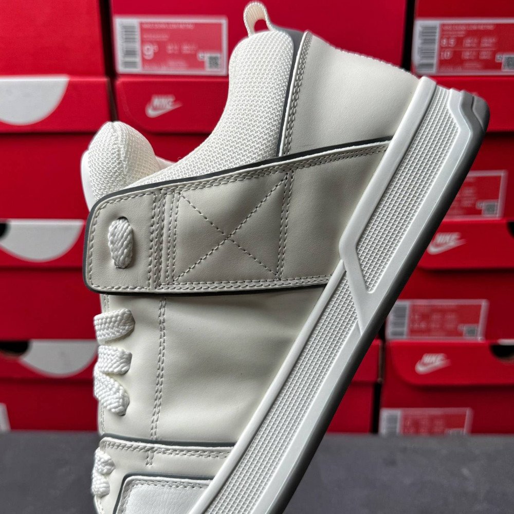 Big V logo casual shoes Big V logo casual shoes