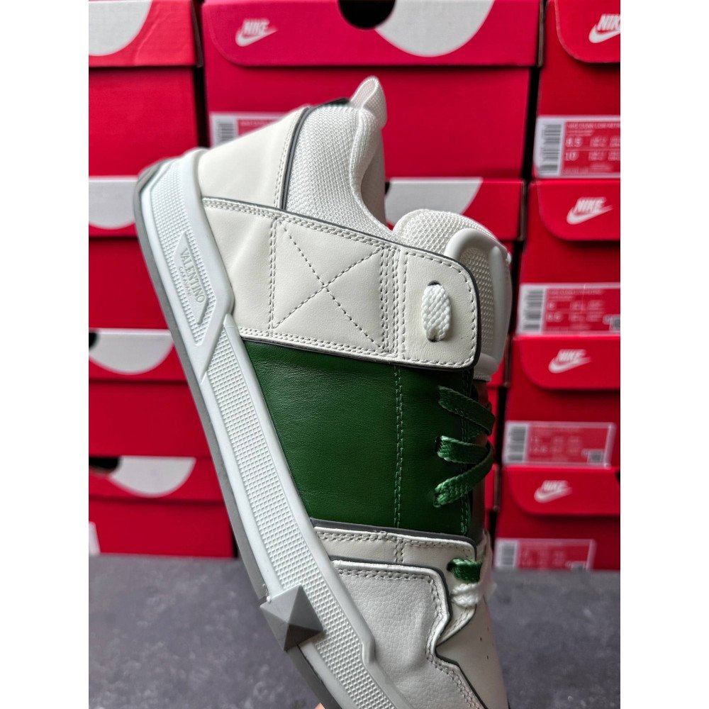 Big V logo casual shoes Big V logo casual shoes