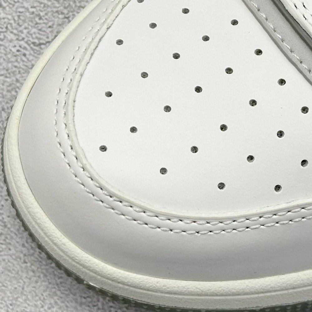 B27 Uptown sneaker B27 Uptown sneaker