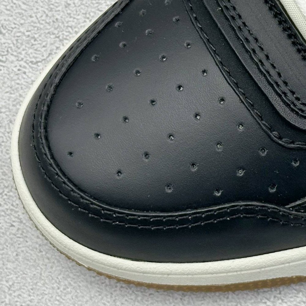B27 Uptown sneaker B27 Uptown sneaker