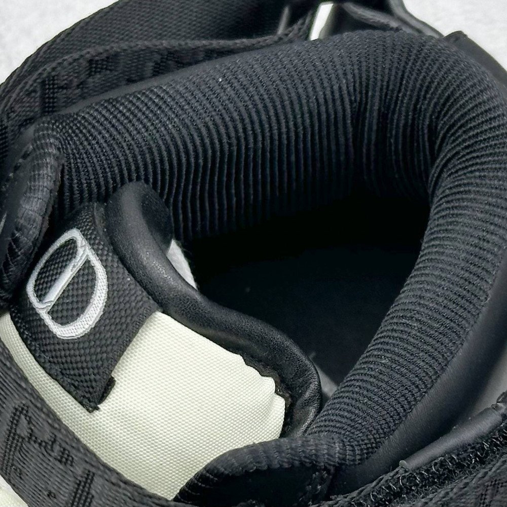 B27 Uptown sneaker B27 Uptown sneaker
