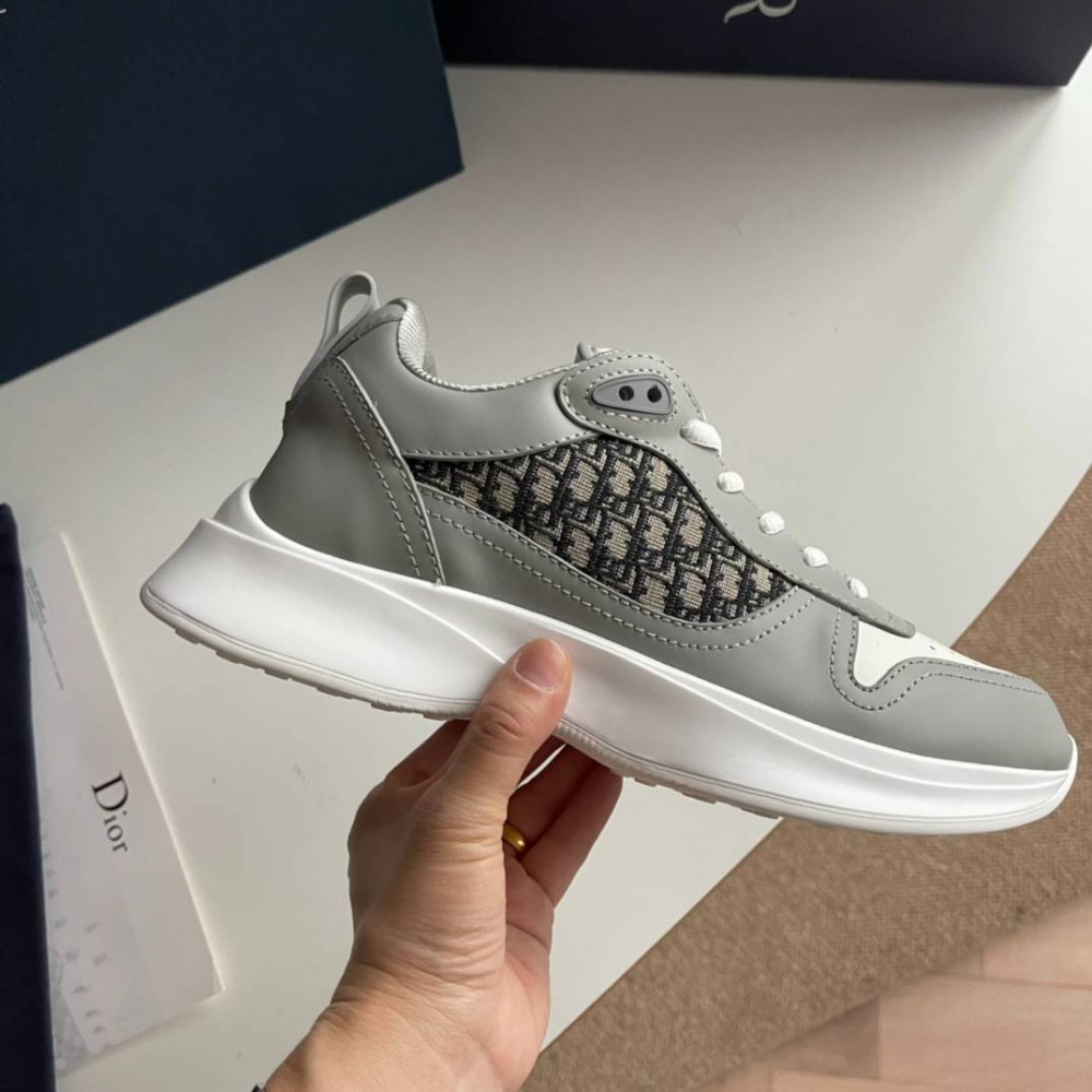 B25 Runner sports shoes