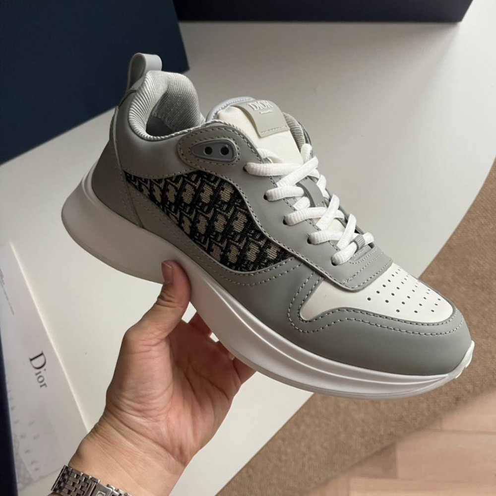 B25 Runner sports shoes